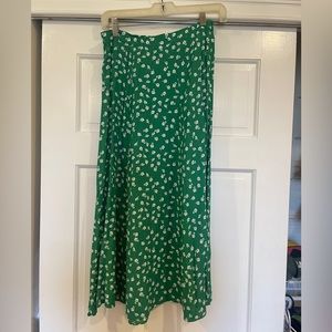 Midi green skirt with flowers